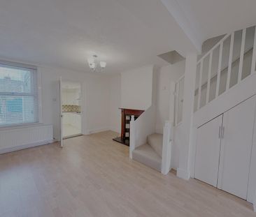 2 bedroom terraced house to rent - Photo 3