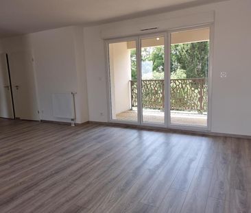 Location Appartement 4 pièces 72m² NOTRE DAME D OE 37390 - Photo 2