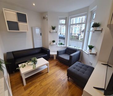 Bryants Hill, Bristol - Photo 1