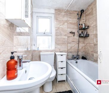 4 bedroom terraced house to rent - Photo 5