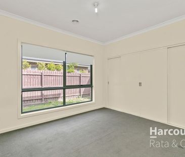 Spacious Family Home in Epping - Photo 2