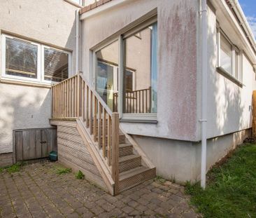 4 bedroom semi-detached house to rent - Photo 2