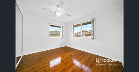 BEAUTIFULLY PRESENTED 3 BEDROOM HOME. - Photo 2