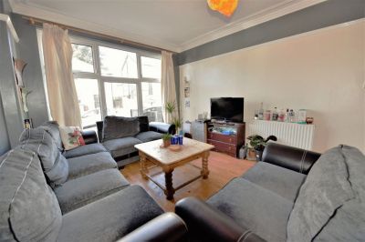 8 bedroom House in Richmond Avenue, Leeds - Photo 1