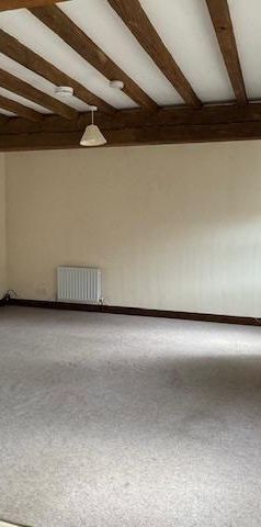 2 bedroom barn conversion to rent - Photo 1