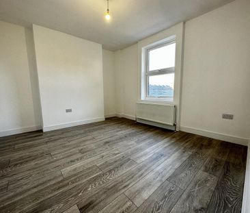 6 bedroom end of terrace house to rent - Photo 4