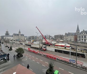 Zeer ruim appartement gelegen aan de Grote Markt van St-Niklaas - Photo 2