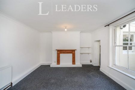 Studio to rent - Photo 2