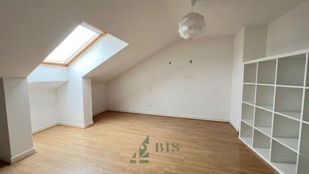 Location Appartement 3 pièces 69m² ROANNE 42300 - Photo 5