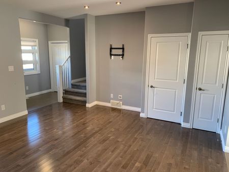 3 Bedroom Upper Unit in Evergreen - Photo 2