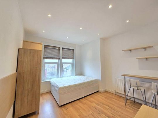 Studio to rent - Photo 1