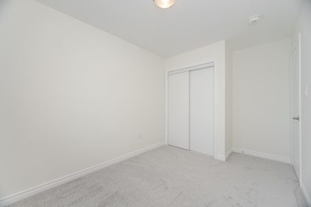 For Lease - 16 Ravenscraig Place, Innisfil, Ontario - Photo 5