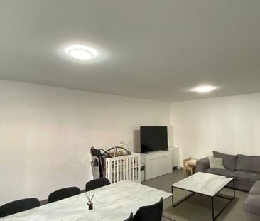 Appartement te huur in Genk voor € 940 met 2 slaapkamers - Foto 1