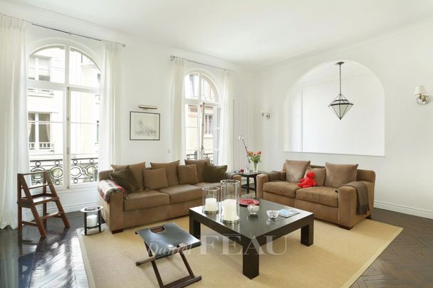 Tout savoir sur cette maison dans le quartier La Plaine des Sablons, à Neuilly-sur-Seine - Photo 1