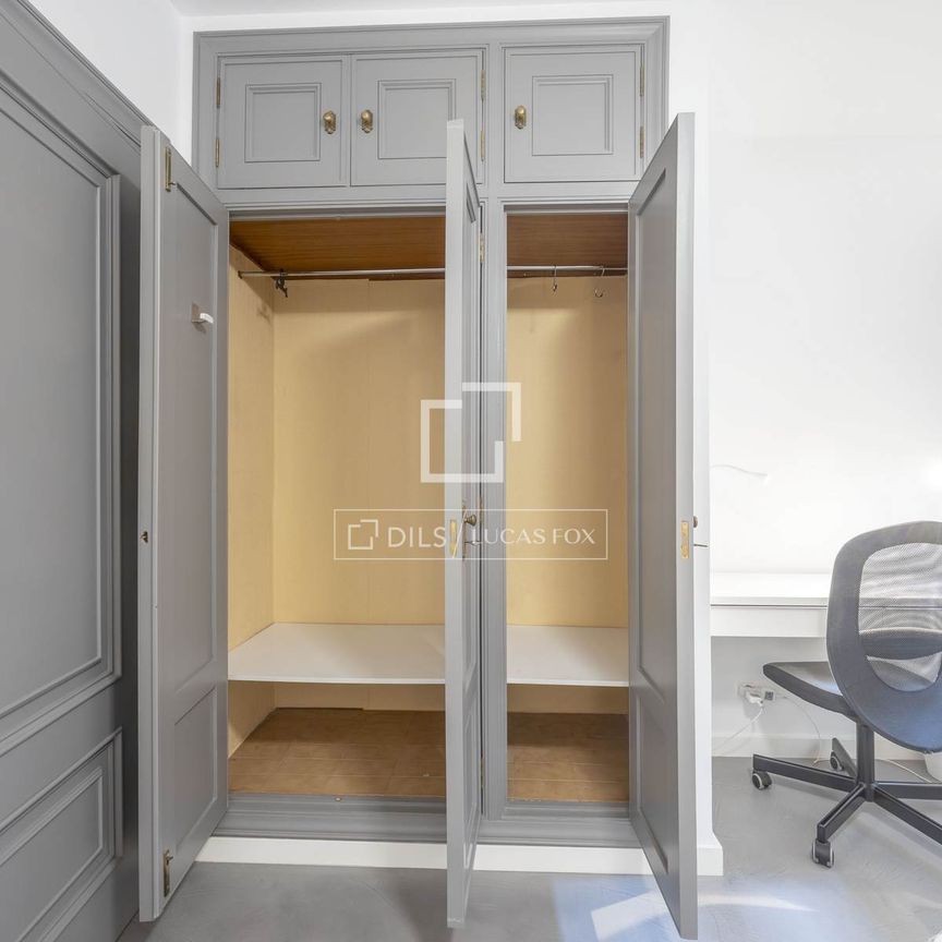 Pleasant 2-bedroom penthouse with terrace for rent in Pla del Real - Foto 1