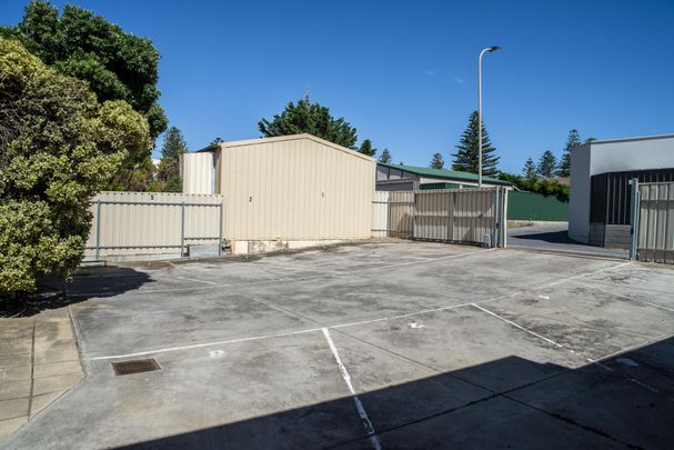 4/1 South Street, Henley Beach - Photo 1