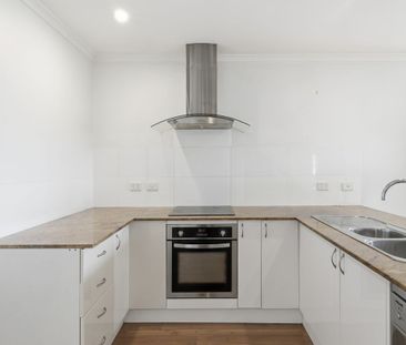 Well Presented Two Bedroom Villa - Photo 4