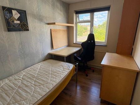 4 bedroom house to rent - Photo 3