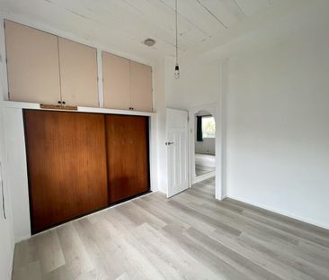 Charming 2-Bedroom Home - Photo 2