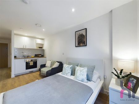 Studio to rent - Photo 2