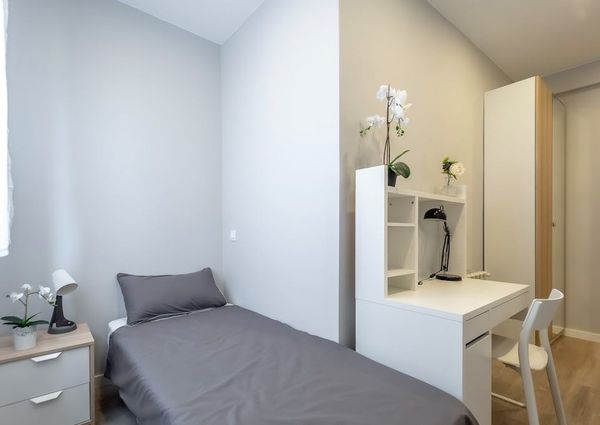 Calle del Puerto de Canfranc, Madrid, Community of Madrid 28038