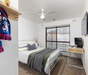 Neat and Comfortable Home in Redan - Photo 2