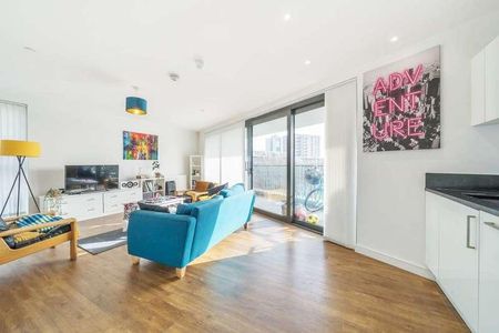 Kingfisher Heights, Royal Docks, E16 - Photo 2