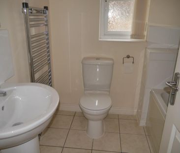 3 bedroom semi-detached house to rent - Photo 5