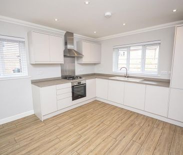 4 bedroom detached house to rent - Photo 5
