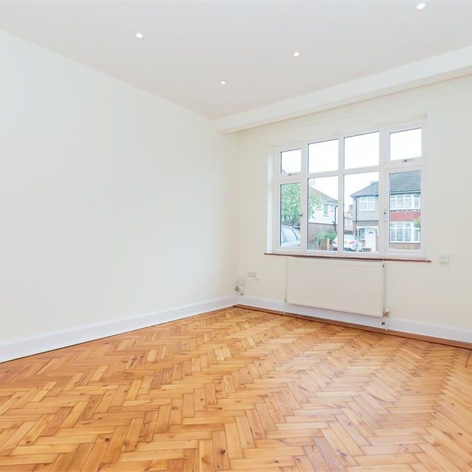 4 bedroom semi-detached house to rent - Photo 1