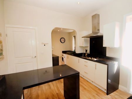 2 Bedroom 1 Bathroom - Photo 3