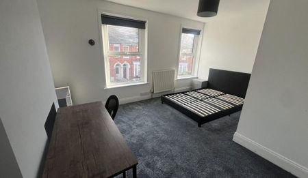 5 bedroom terraced house to rent - Photo 5