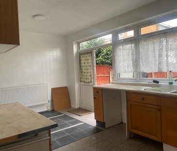 3 bedroom terraced house to rent - Photo 2