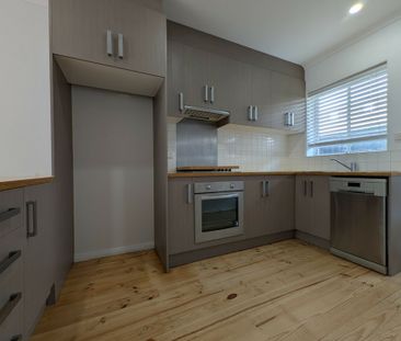 Charming, Renovated and Homely. - Photo 4