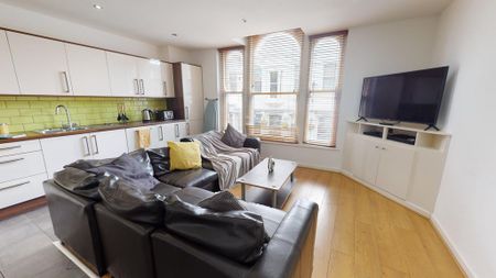 5 bedroom terraced house to rent - Photo 2