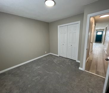 🏡 Beautiful 3 Bedroom Duplex for Rent - Photo 5