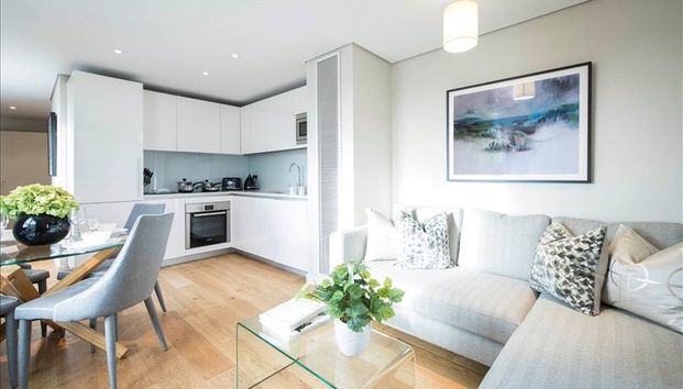A Modern Three Bedroom Apartment in a Sought After Development in Paddington Basin - Photo 1