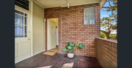 Large top floor apartment - pet friendly - Photo 5