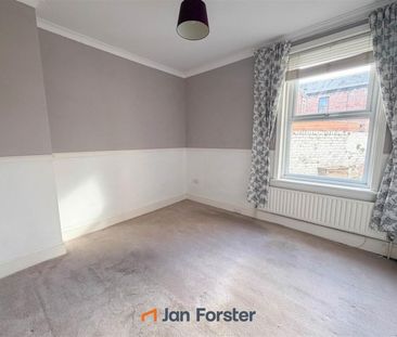 2 Bedroom Flat - Ground Floor - Photo 4