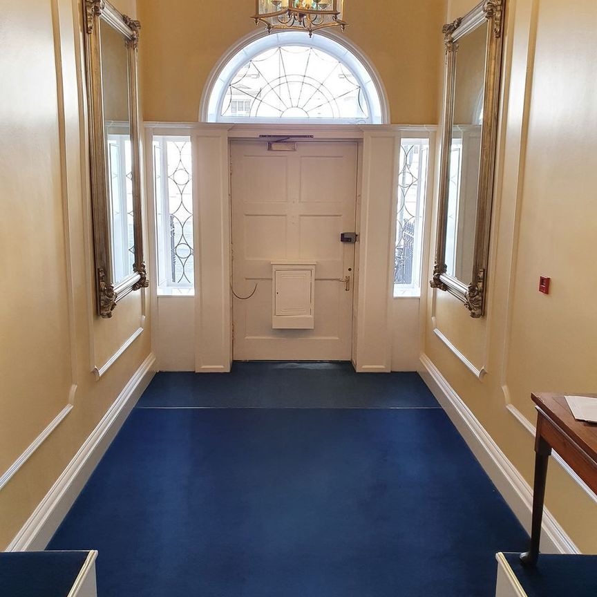 Dunloe Hall, Merrion Street Upper, Dublin 2 - Photo 1