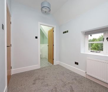 2 bedroom semi-detached house to rent - Photo 3