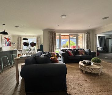 Beachlands, 4 Bedroom Family Home - Photo 1