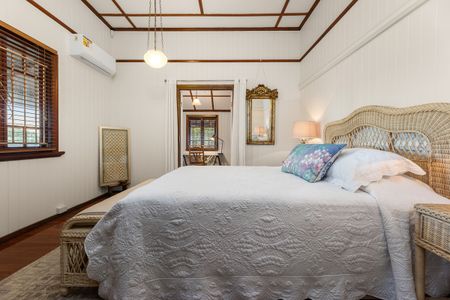 Charming Queenslander with Expansive Entertaining and Timeless Character - Photo 3