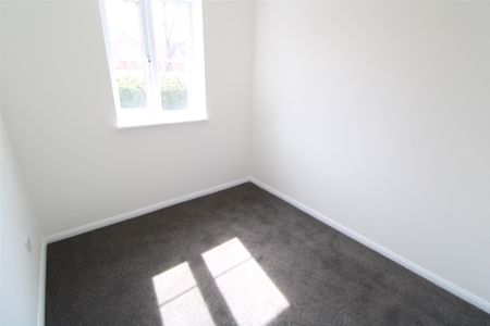 Victoria Chase, Colchester - Photo 5