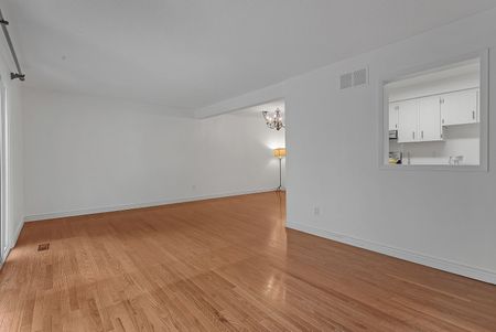 For Lease - 1387 Royal York Road Unit# 7, Toronto, Ontario - Photo 3