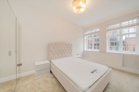 Kensington High Street, Kensington, W8, London - Photo 5