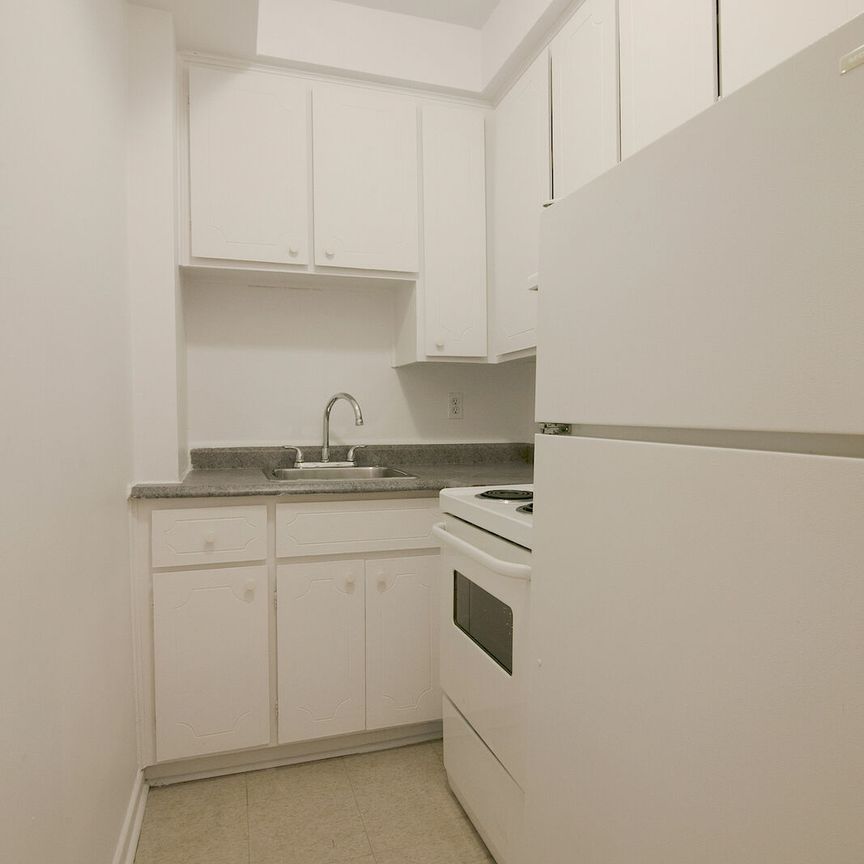 809 Bloomfield Avenue - Photo 1