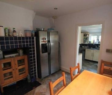 Room in a Shared House, Quicks Road, SW19 - Photo 3