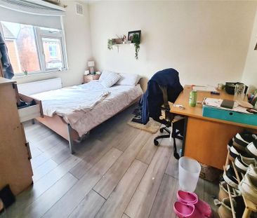 6 bedroom terraced house to rent - Photo 5