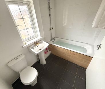 2 bedroom semi-detached house to rent - Photo 3